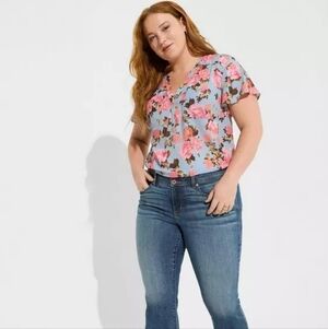 TORRID Harper Flutter Sleeve Blouse Size 4